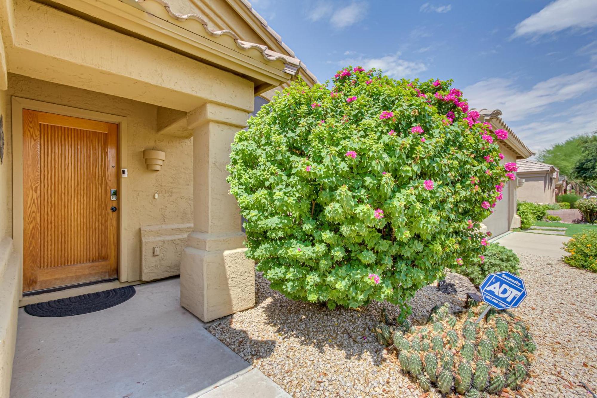 Spacious Retreat With Outdoor Oasis! Holiday home